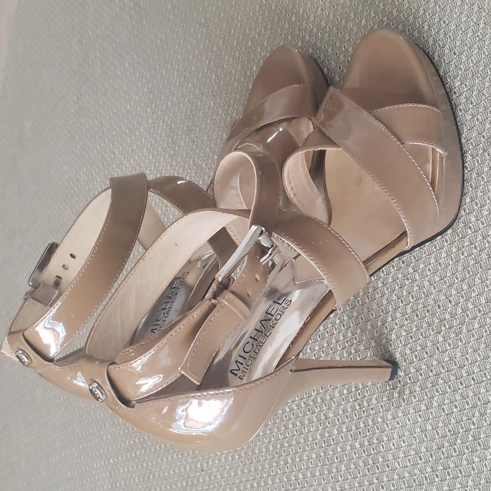 Michael Kors size 6 tan leather heels